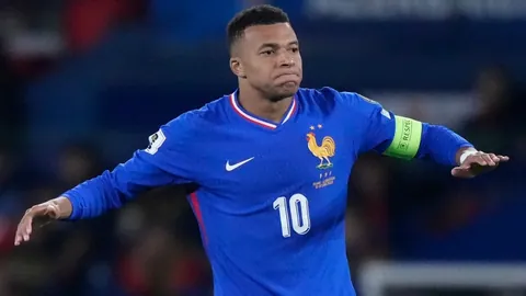 诺伊尔有望圣保利之战重回首发阵容