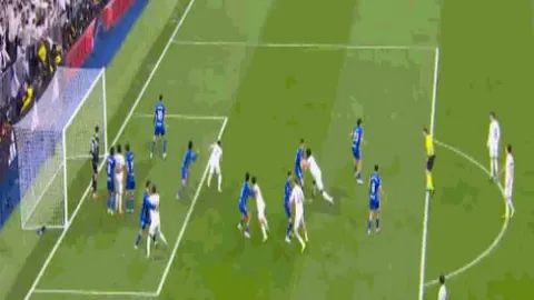 卫报：布鲁诺-费尔南德斯成拉特克利夫时代关键守护者